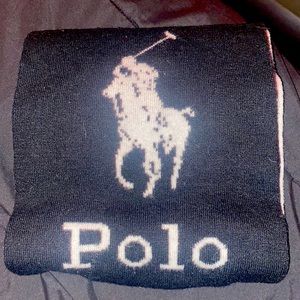 Details: reverse-able scarf for winter, black and white, designer